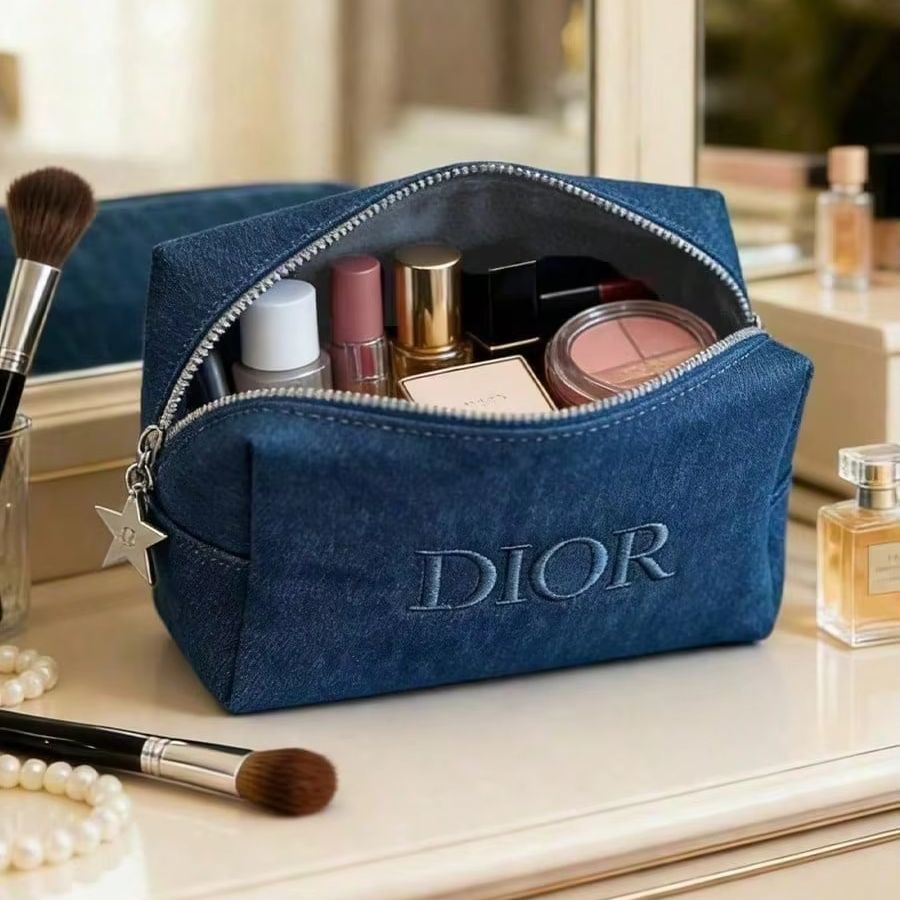 ディオール ダークデニム 刺繍ロゴ コスメティックバッグ 大 - Women Bags Dior のレビューと価格