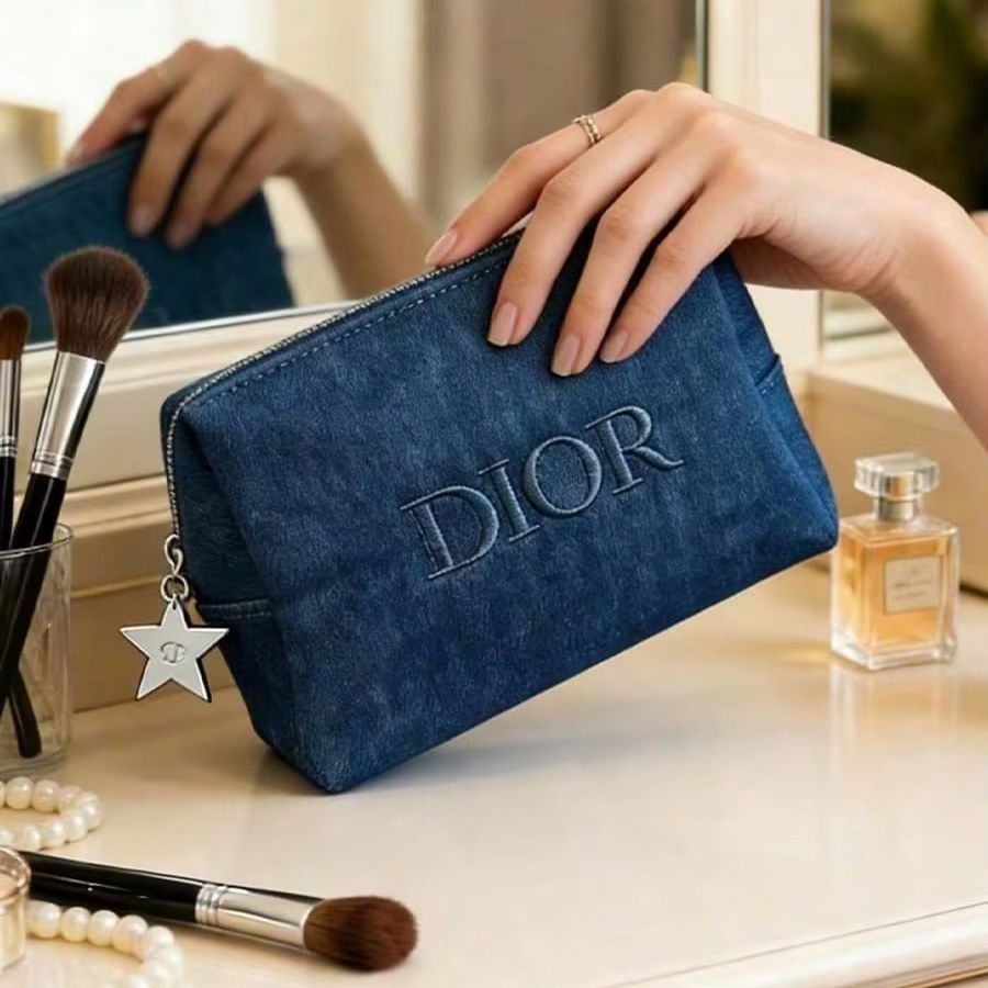 ディオール ダークデニム 刺繍ロゴ コスメティックバッグ 大 - Women Bags Dior のレビューと価格