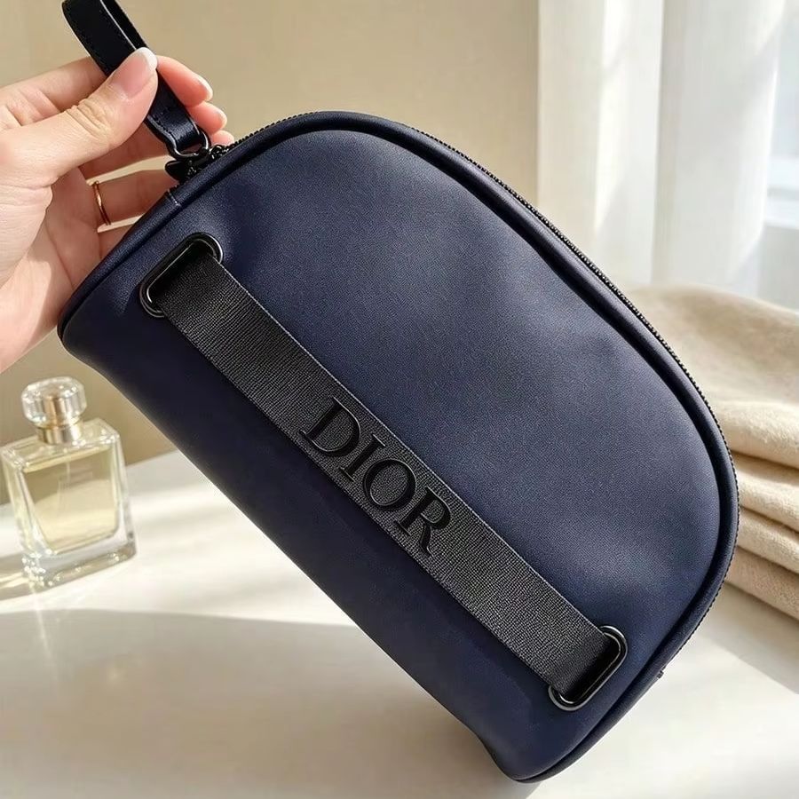 ディオール ネイビーブルー ハーフムーン コスメティックバッ - Women Bags Dior のレビューと価格